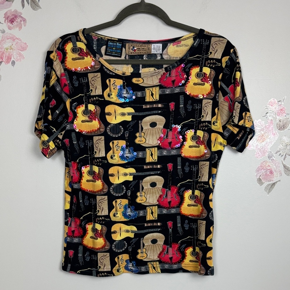 Vintage gem! Country Music Marathon Official Gear Guitar Print Top - L
